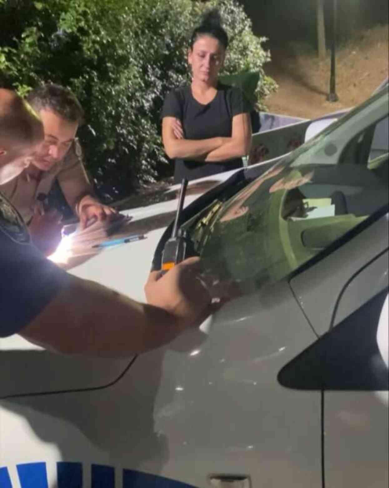 Sevgili çiftin bitmeyen kavgası! Aynı gece 3 kez gözaltına alınıp serbest bırakıldı Sevgili çiftin bitmeyen kavgası! Aynı gece 3 kez gözaltına alınıp serbest bırakıldı