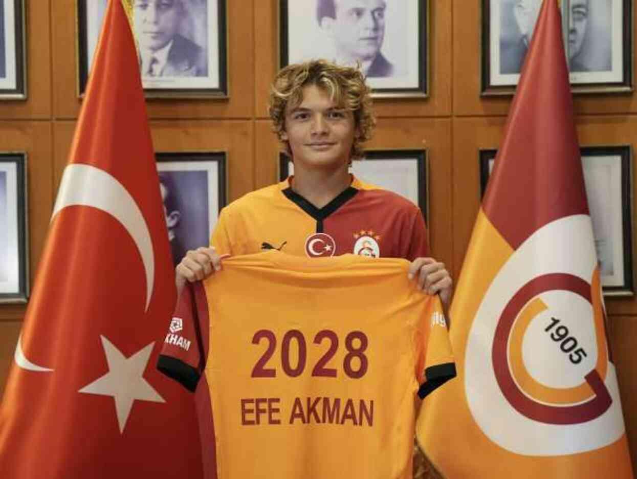 Galatasaray, Efe Akman ile 4 yıllık sözleşme imzaladı