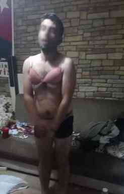 Evden ayrılmak isteyen kiracıya 3 gün işkence yaptılar! Kadın kıyafeti giydirip müzik eşliğinde oynattılar Evden ayrılmak isteyen kiracıya 3 gün işkence yaptılar! Kadın kıyafeti giydirip müzik eşliğinde oynattılar