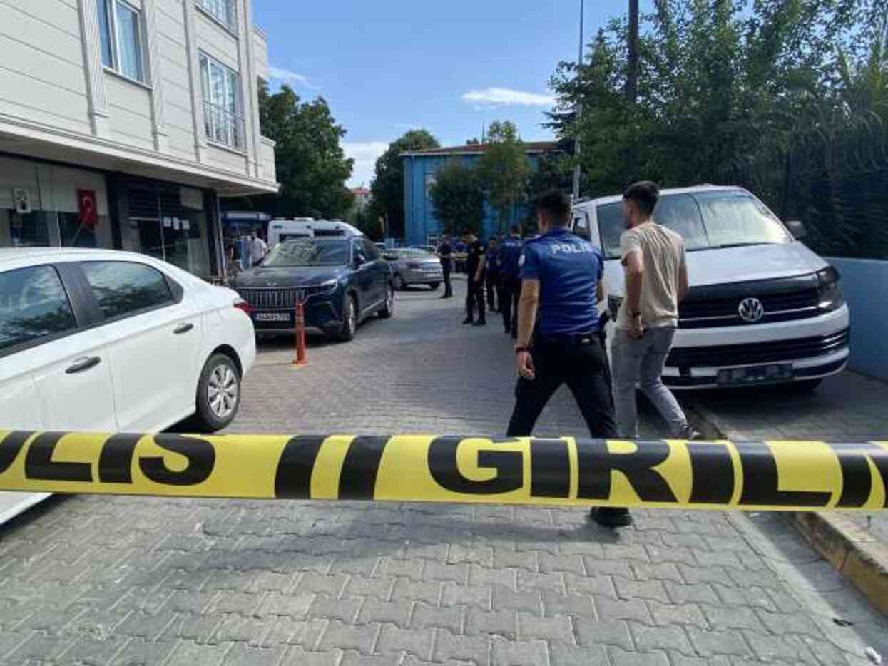 Kız meselesi yüzünden çıkan kavga silahlı çatışmaya dönüştü: 1'i ağır 10 kişi yaralı Kız meselesi yüzünden çıkan kavga silahlı çatışmaya dönüştü: 1'i ağır 10 kişi yaralı