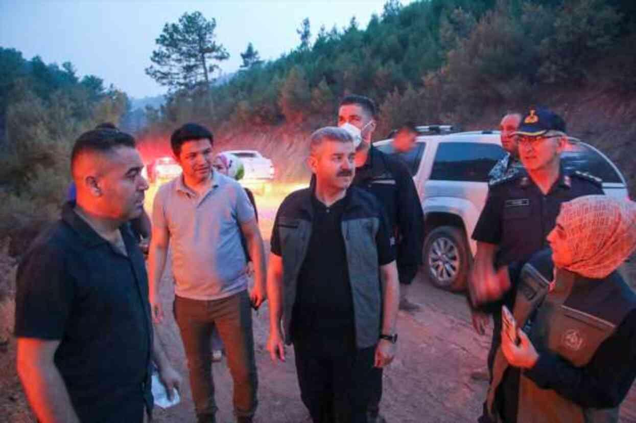 Uşak, Çanakkale ve Balıkesir'de orman yangını alarmı! Çok sayıda ev tahliye edildi