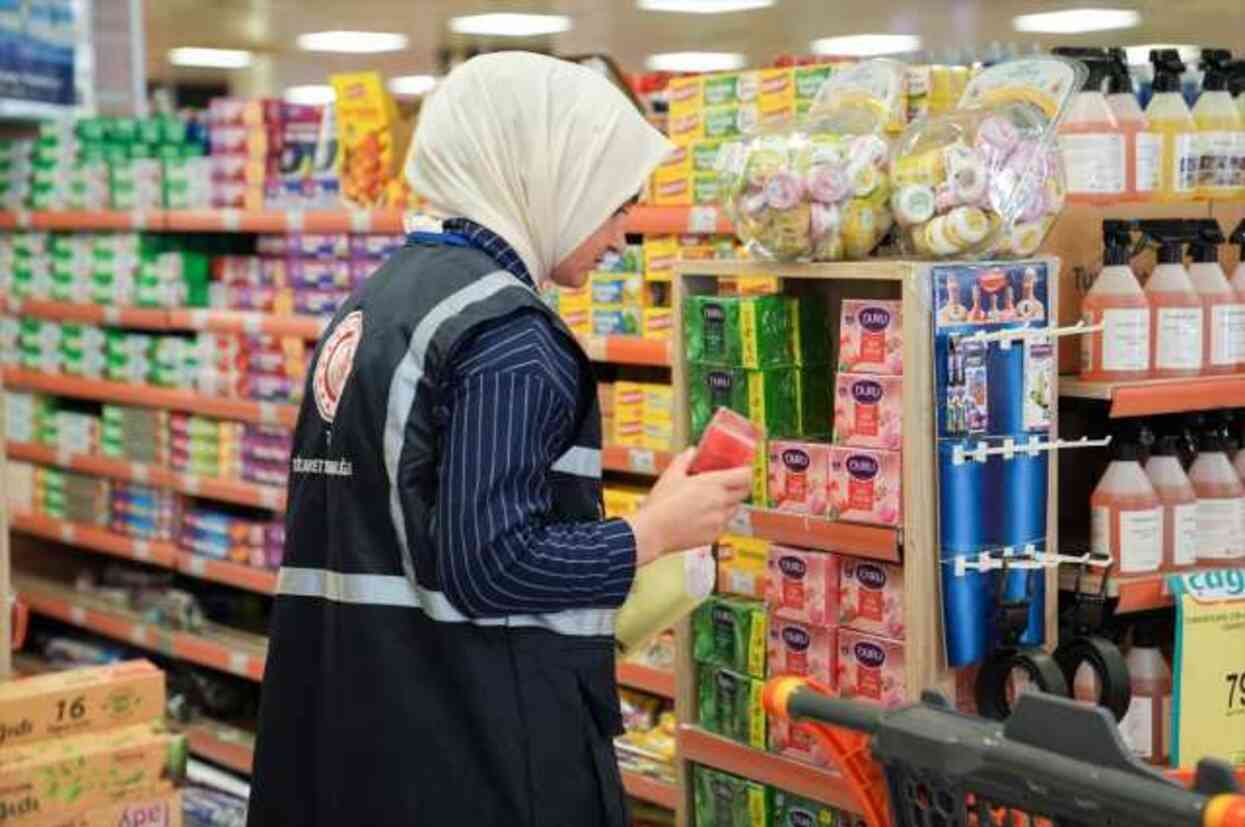 Adres bu sefer İstanbul! Fahiş fiyat ve stokçuluk denetiminde 34 milyon liradan fazla ceza kesildi Adres bu sefer İstanbul! Fahiş fiyat ve stokçuluk denetiminde 34 milyon liradan fazla ceza kesildi