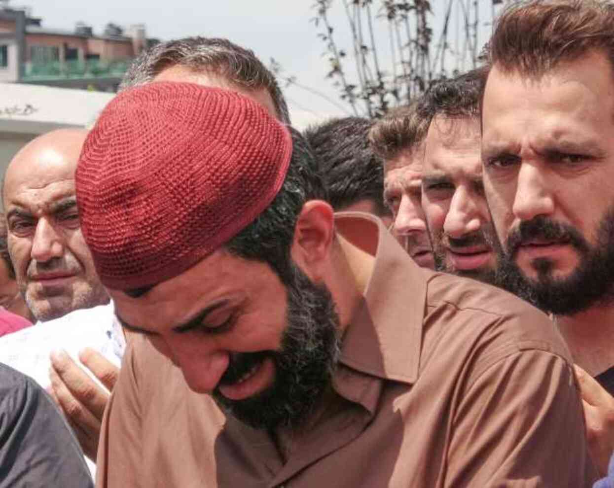 İhmal hayattan kopardı! 4 yaşındaki çocuk, devrilen kale direğinin altında can verdi İhmal hayattan kopardı! 4 yaşındaki çocuk, devrilen kale direğinin altında can verdi
