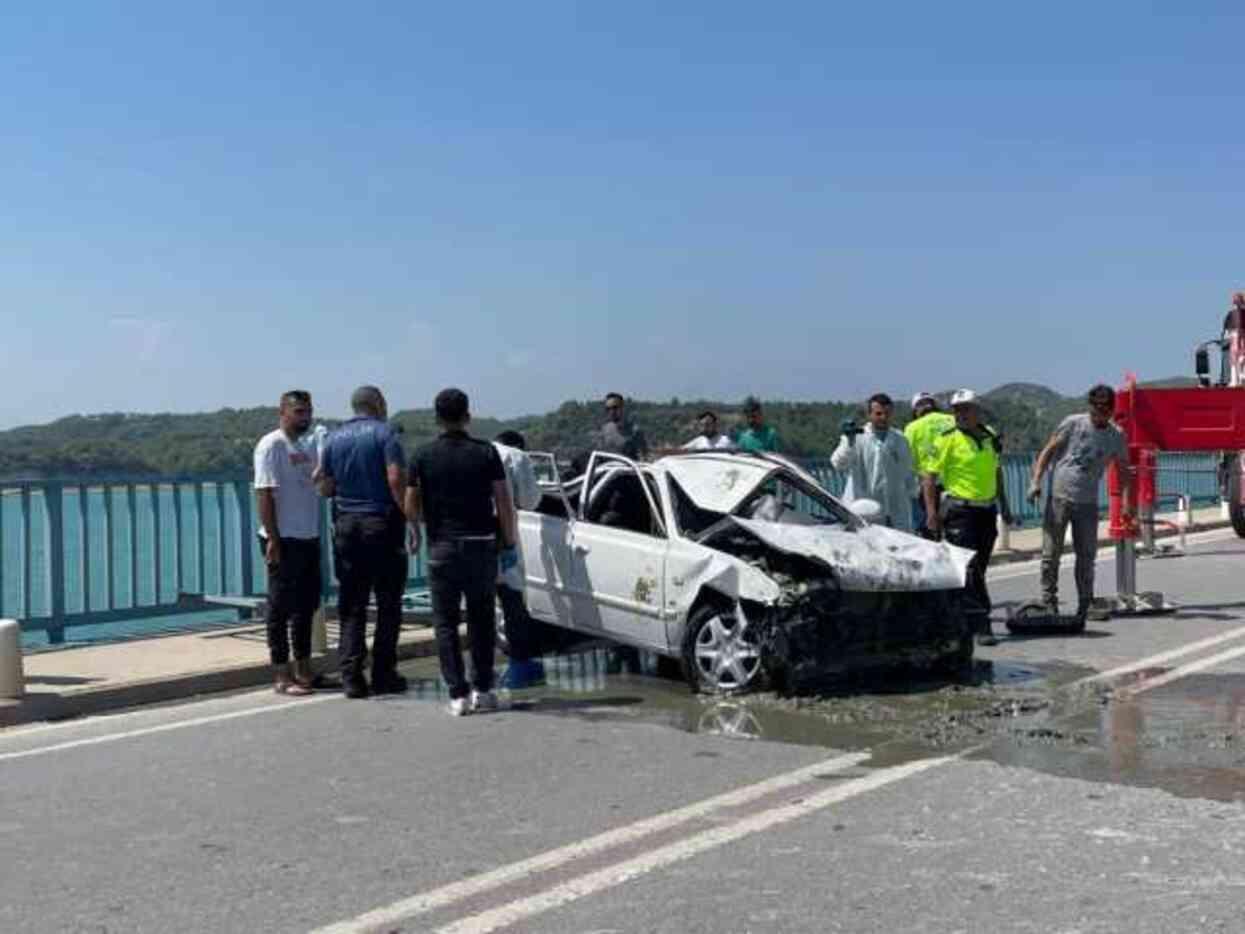 Otomobil köprüden göle uçtu: 4 kişilik ailenin cansız bedenlerine ulaşıldı