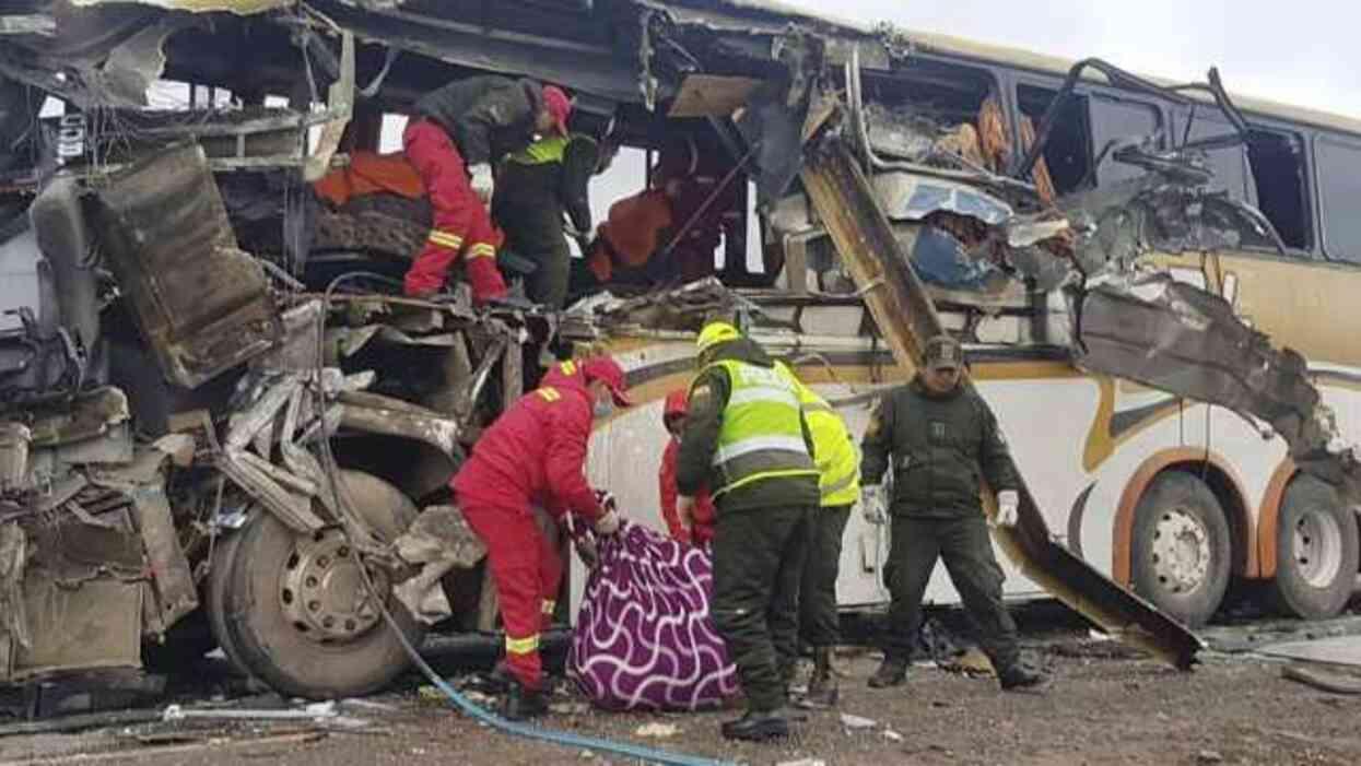 Ülkeyi sarsan katliam gibi kaza! Hatalı sollama sonucu 22 kişi öldü, 16 kişi yaralandı