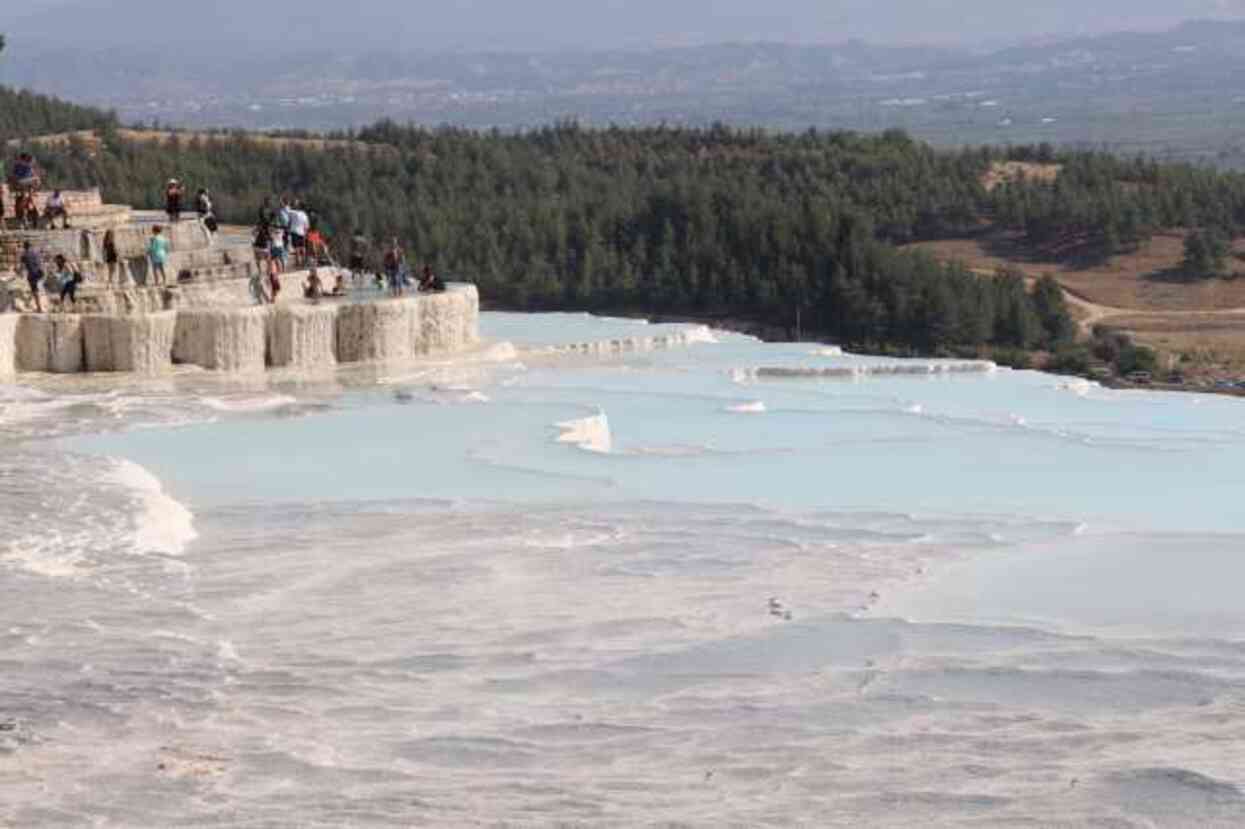 Pamukkale can çekişiyor! Su değeri azalan bölgede 'Acil' önlem alınması isteniyor Pamukkale can çekişiyor! Su değeri azalan bölgede 'Acil' önlem alınması isteniyor