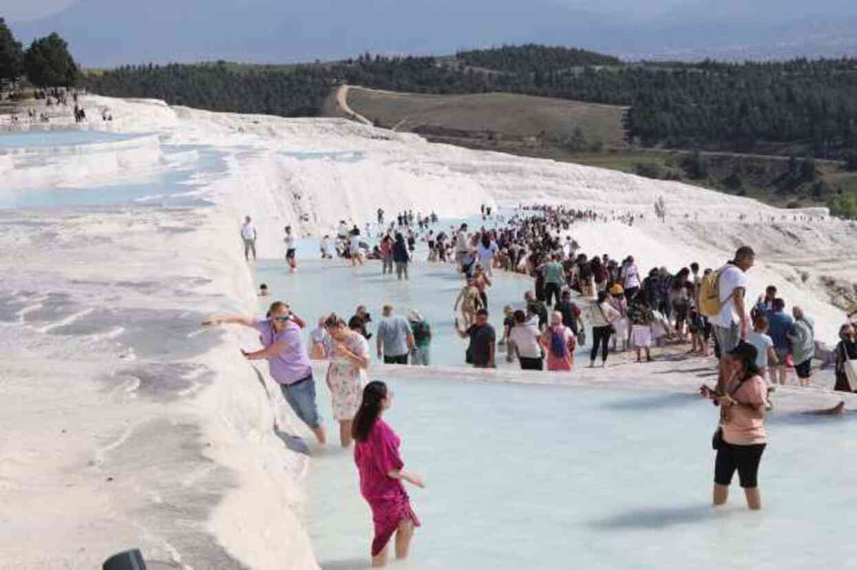 Pamukkale can çekişiyor! Su değeri azalan bölgede 'Acil' önlem alınması isteniyor Pamukkale can çekişiyor! Su değeri azalan bölgede 'Acil' önlem alınması isteniyor