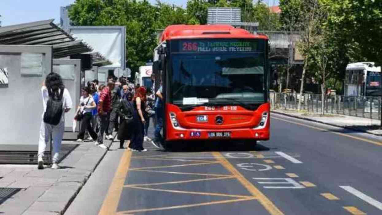 Ankara'da toplu taşıma ücretlerine yüzde 40 zam Ankara'da toplu taşıma ücretlerine yüzde 40 zam