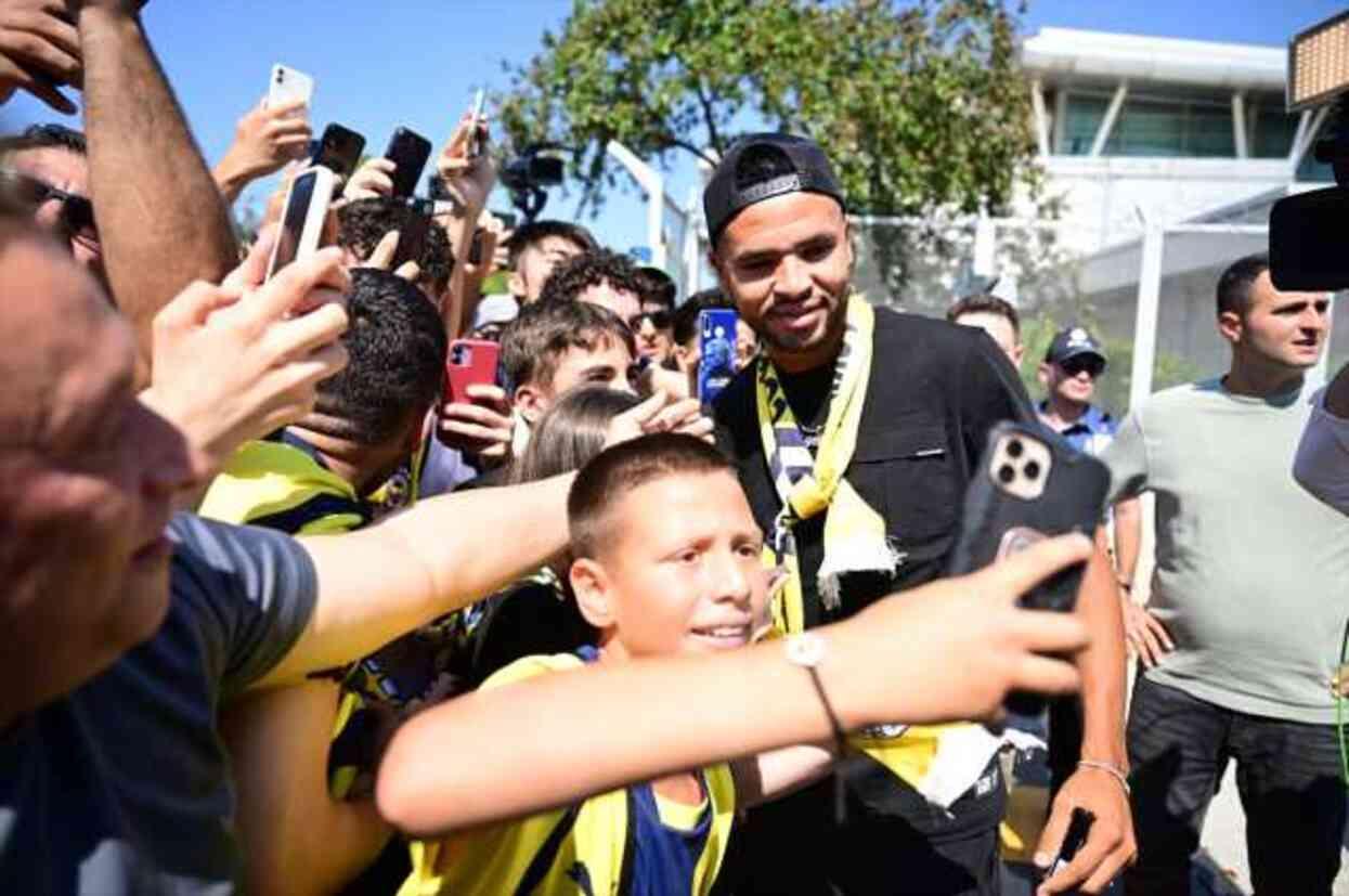 Fenerbahçe'nin yeni transferi Youssef En-Nesyri, İstanbul'a geldi! İşte ilk görüntüler