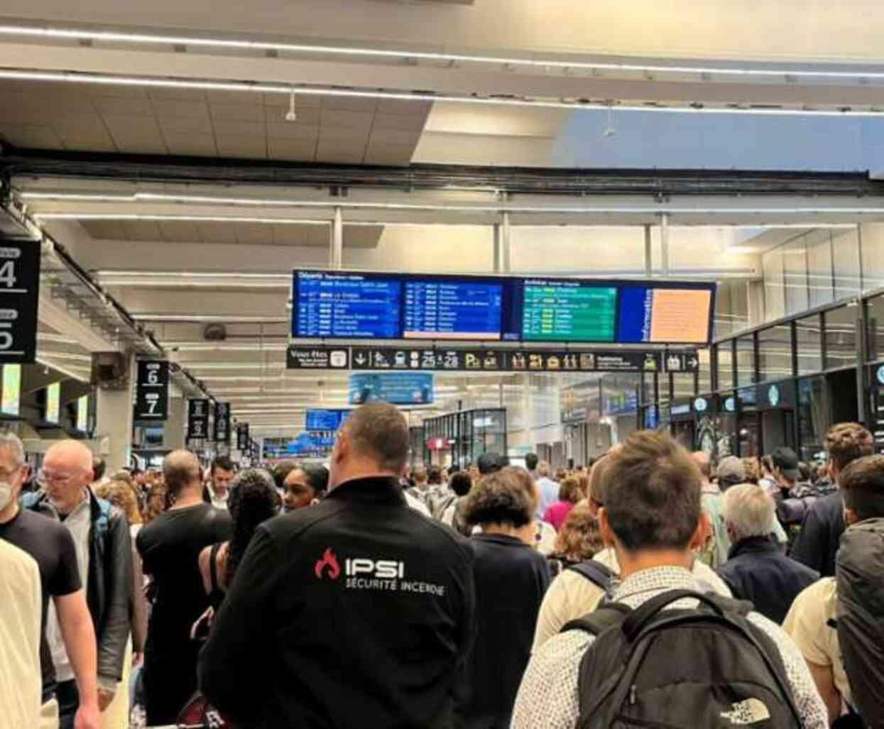 Fransa'da Olimpiyat Oyunları'nın açılışına saatler kala hızlı trenlere sabotaj