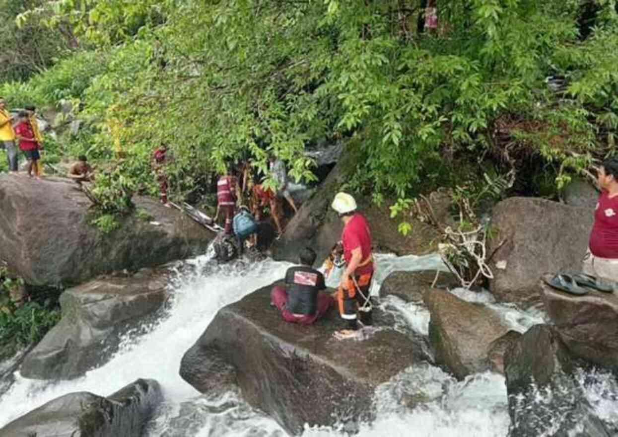 14 Yaşındaki kız, TikTok takipçileri için çekim yaparken şelaleden düşerek hayatını kaybetti