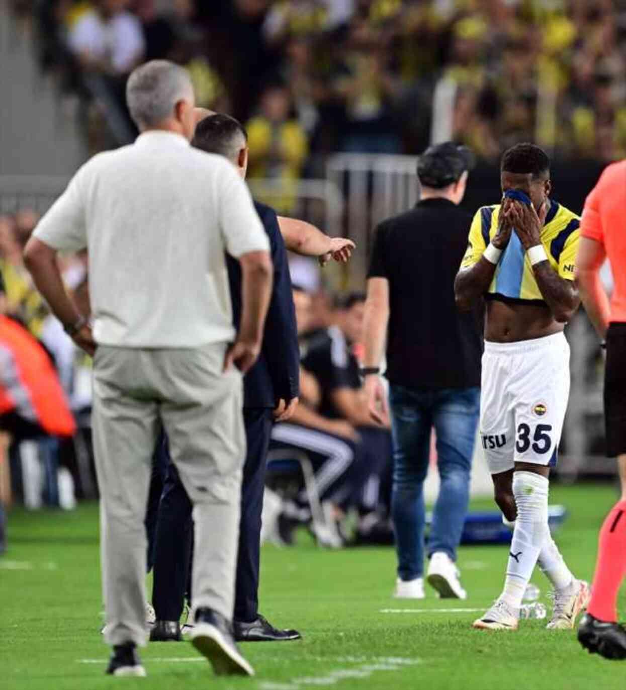 Fenerbahçe'de sakatlık şoku! Fred oyuna devam edemedi