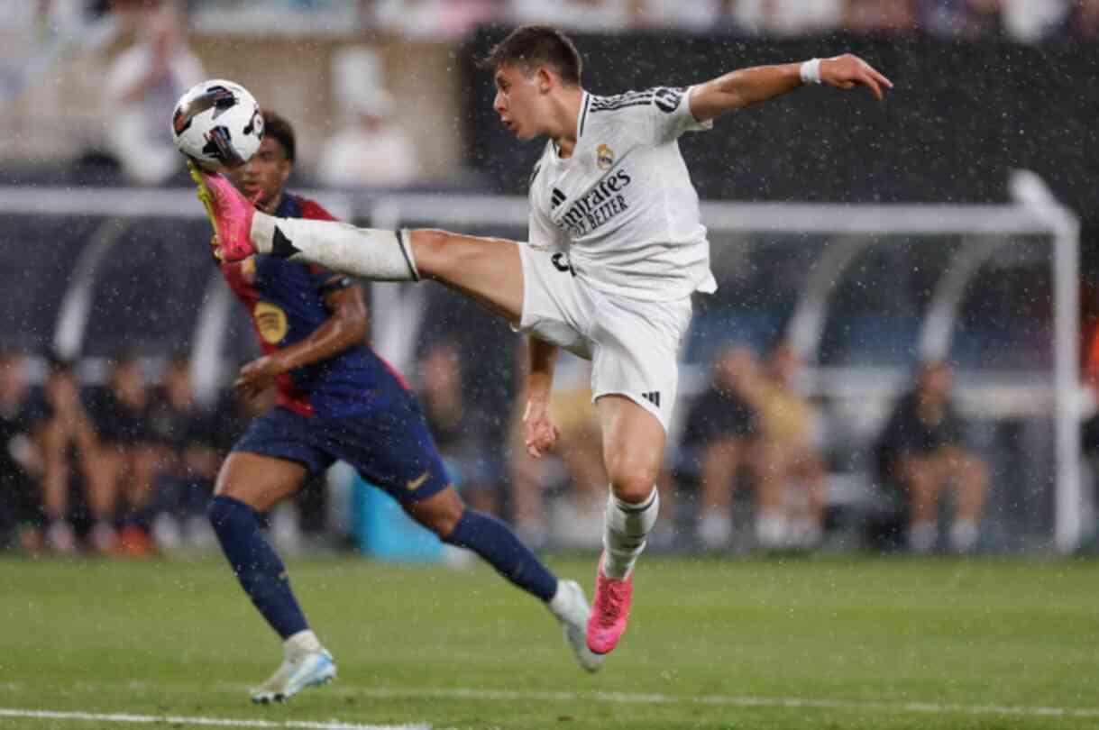 El Clasico'da akılalmaz olay! Arda Güler'in olduğu sahaya yıldırım düştü