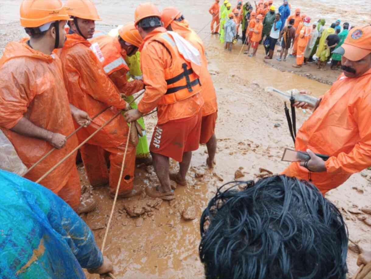 Hindistan'ın Kerala eyaletindeki toprak kaymalarında can kaybı 358'e çıktı Hindistan'ın Kerala eyaletindeki toprak kaymalarında can kaybı 358'e çıktı