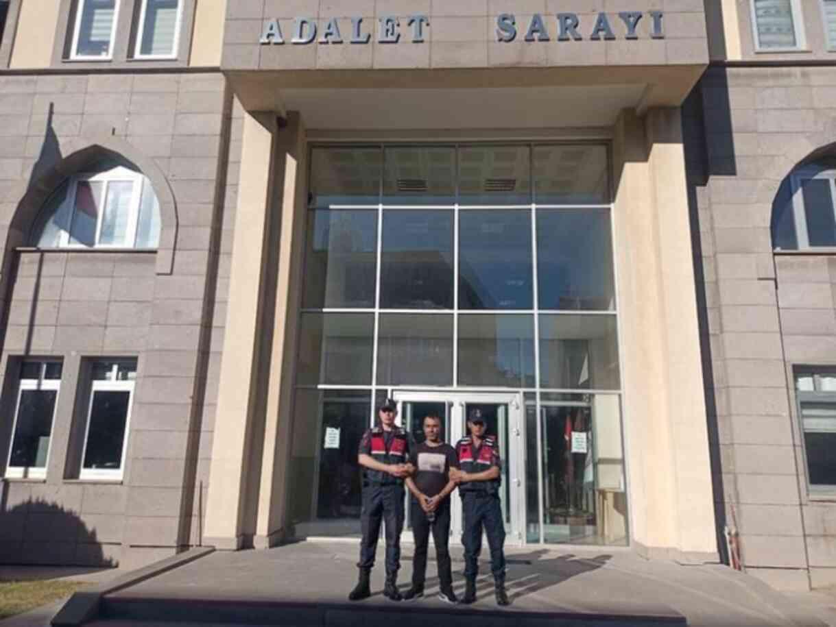 Çinli turistlere bıçaklı gasp! Araçlarını ve binlerce dolar paralarını kaptırdılar