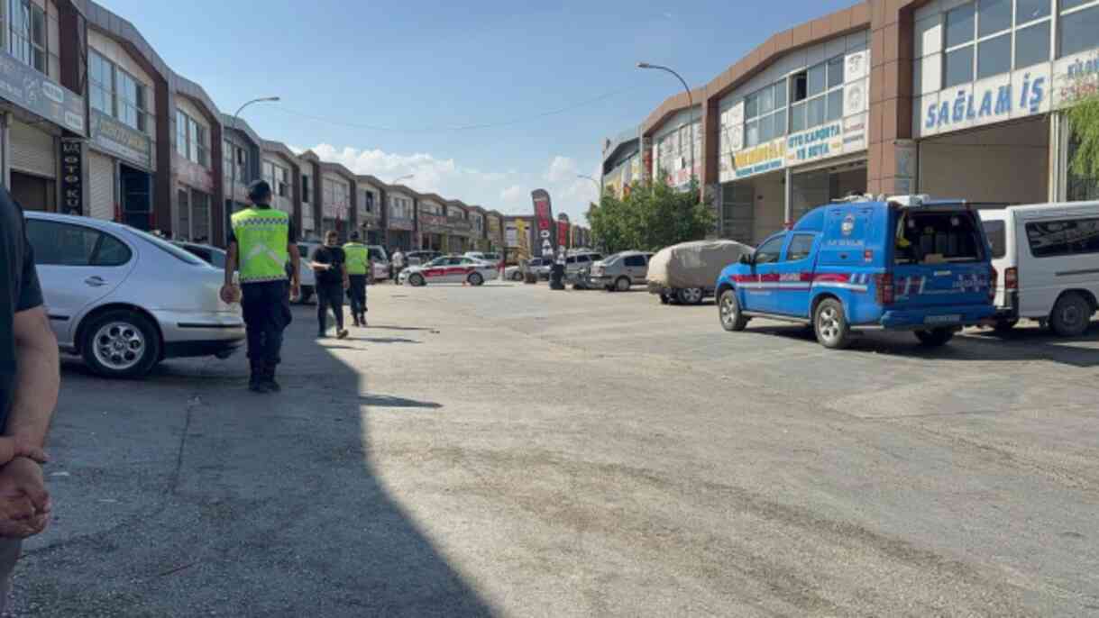Namaz kılmak için camiye giderken kurşunların hedefi oldu Namaz kılmak için camiye giderken kurşunların hedefi oldu