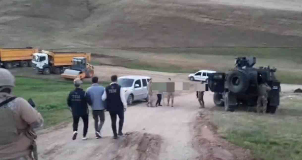 36 ilde terör örgütüne nokta operasyon! 222 şüpheli kıskıvrak yakalandı 36 ilde terör örgütüne nokta operasyon! 222 şüpheli kıskıvrak yakalandı