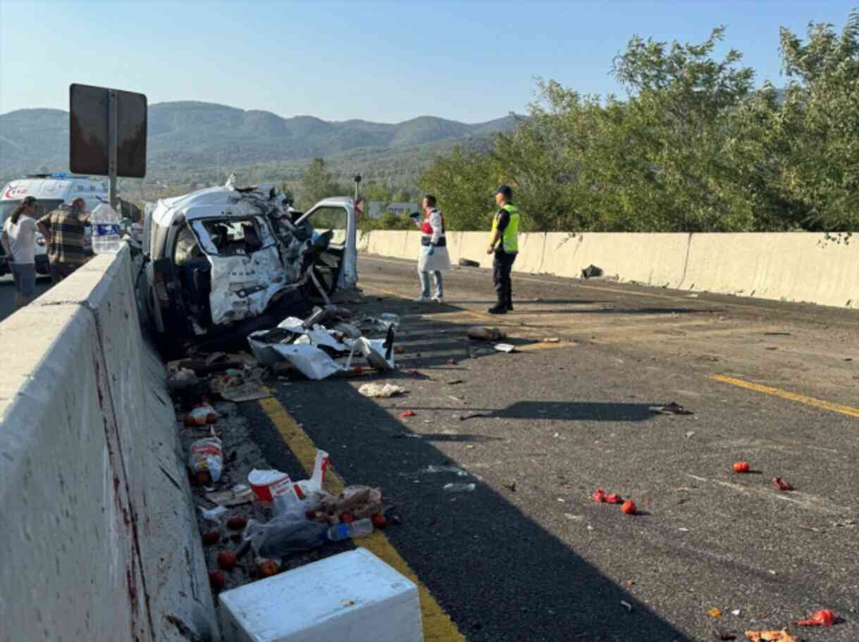 Bolu Dağı'nda zincirleme kaza: Tır sürücüsü yanarak can verdi, 7 kişi yaralandı