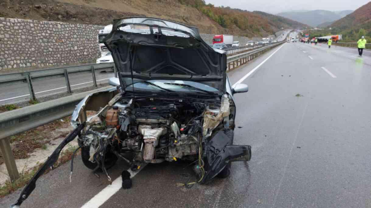 Samsun-Ankara kara yolunda zincirleme trafik kazası: 3 ölü, 6 yaralı