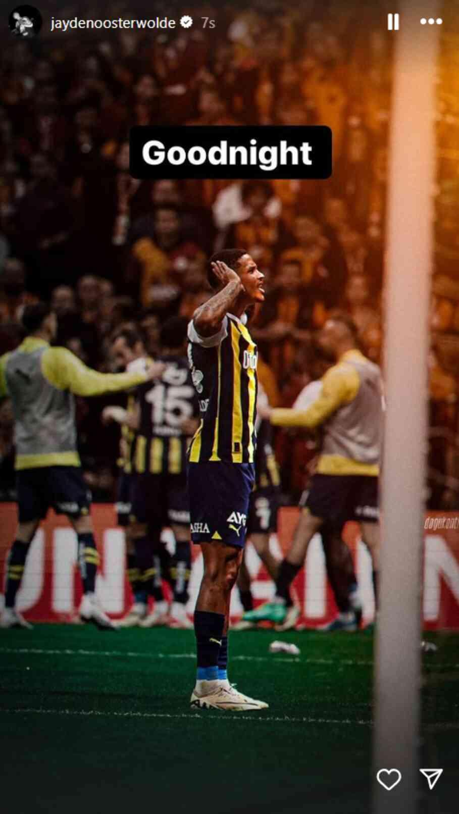 Fenerbahçeli futbolculardan Galatasaray'ın elenmesi sonrası olay paylaşımlar