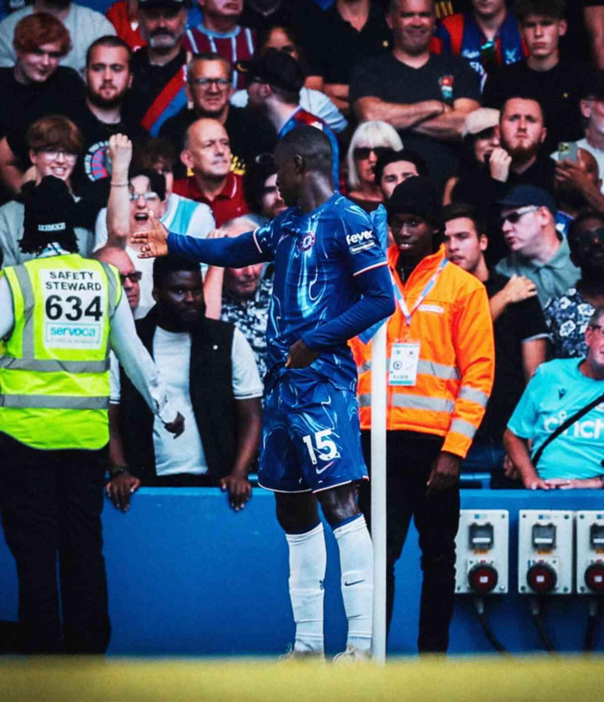 Maçın bile önüne geçti! Premier Lig'in dünyaca ünlü yıldızından Yusuf Dikeç pozu