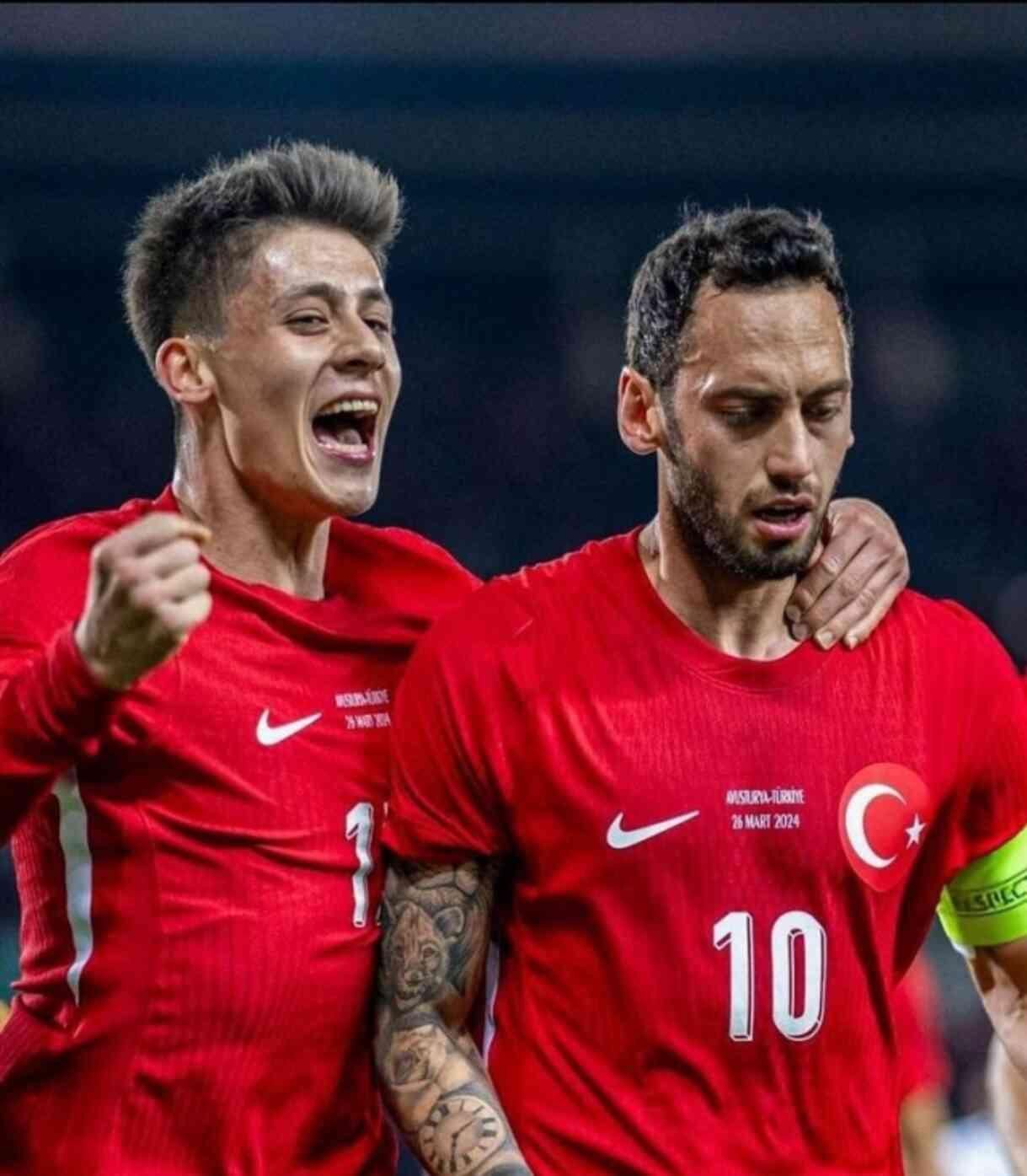 Milli futbolcu Hakan Çalhanoğlu, Ballon d'Or ödülüne aday gösterildi