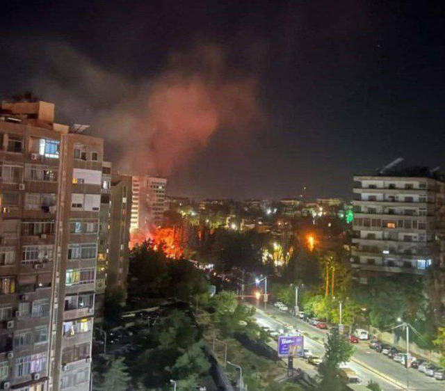 Lübnan'a harekat başlatan İsrail gece yarısı Şam'ı da vurdu! Art arda patlamalar yaşandı