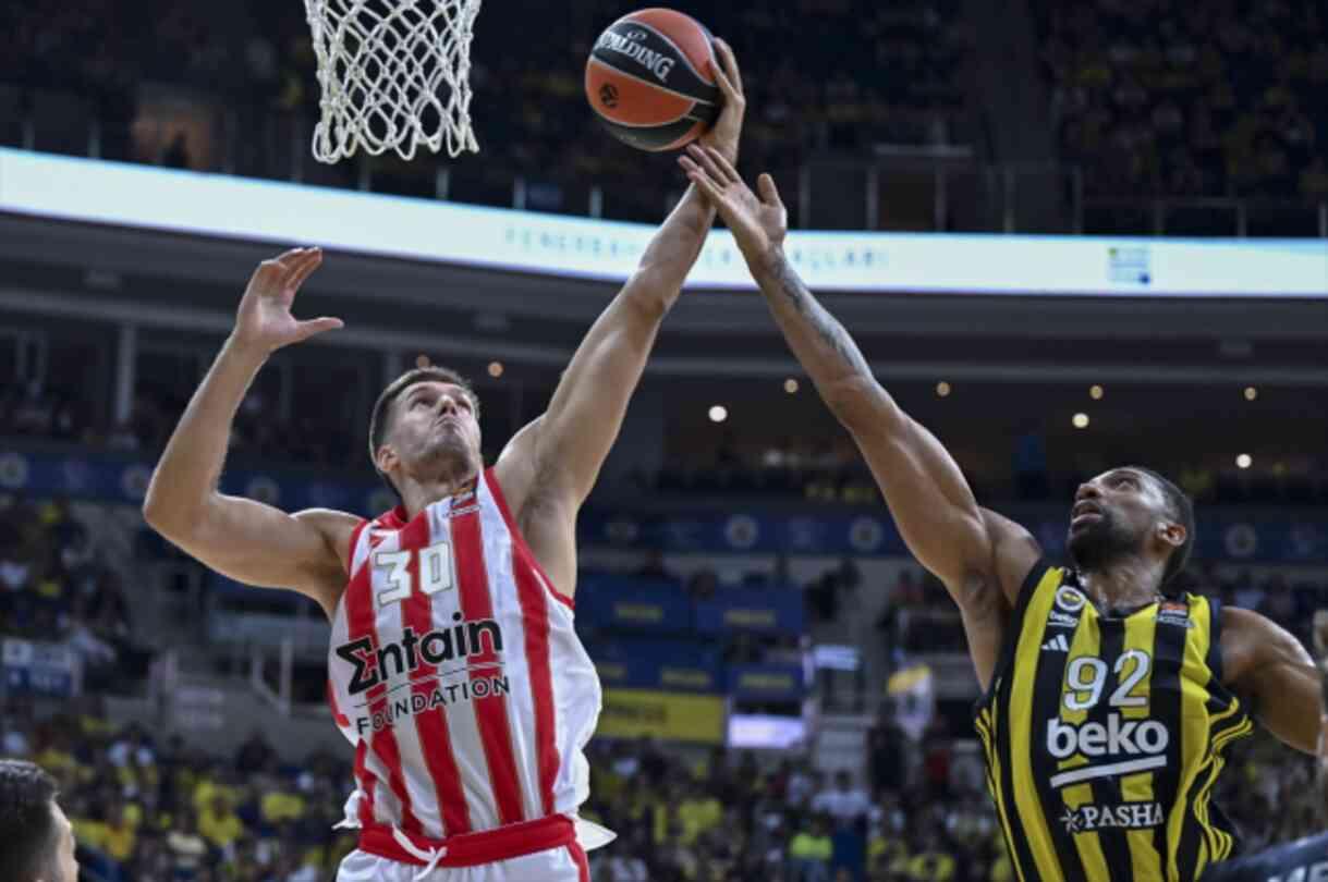 Fenerbahçe Beko, EuroLeague'in ilk haftasında ağırladığı Olympiakos'u 82-71 yendi