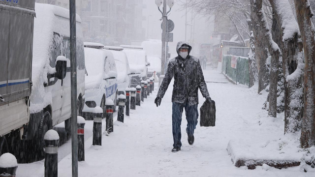 Meteoroloji uzmanları İstanbul'a ilk kar yağışı için tarih verdi