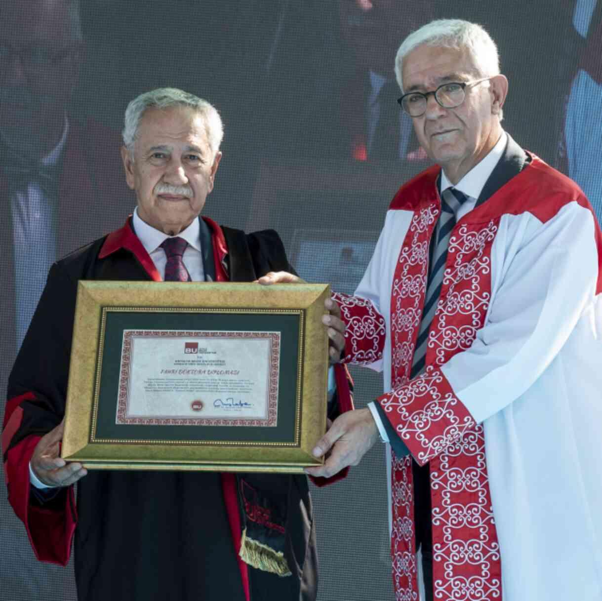 Bülent Arınç, Belek Üniversitesi'nde Dış Politika Üzerine Konuştu