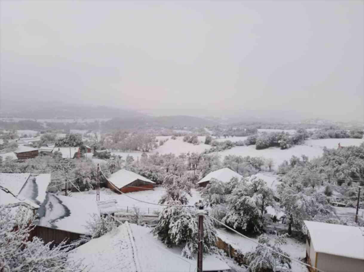 Sıcaklıklar dibe vurdu, birçok kent beyaza büründü