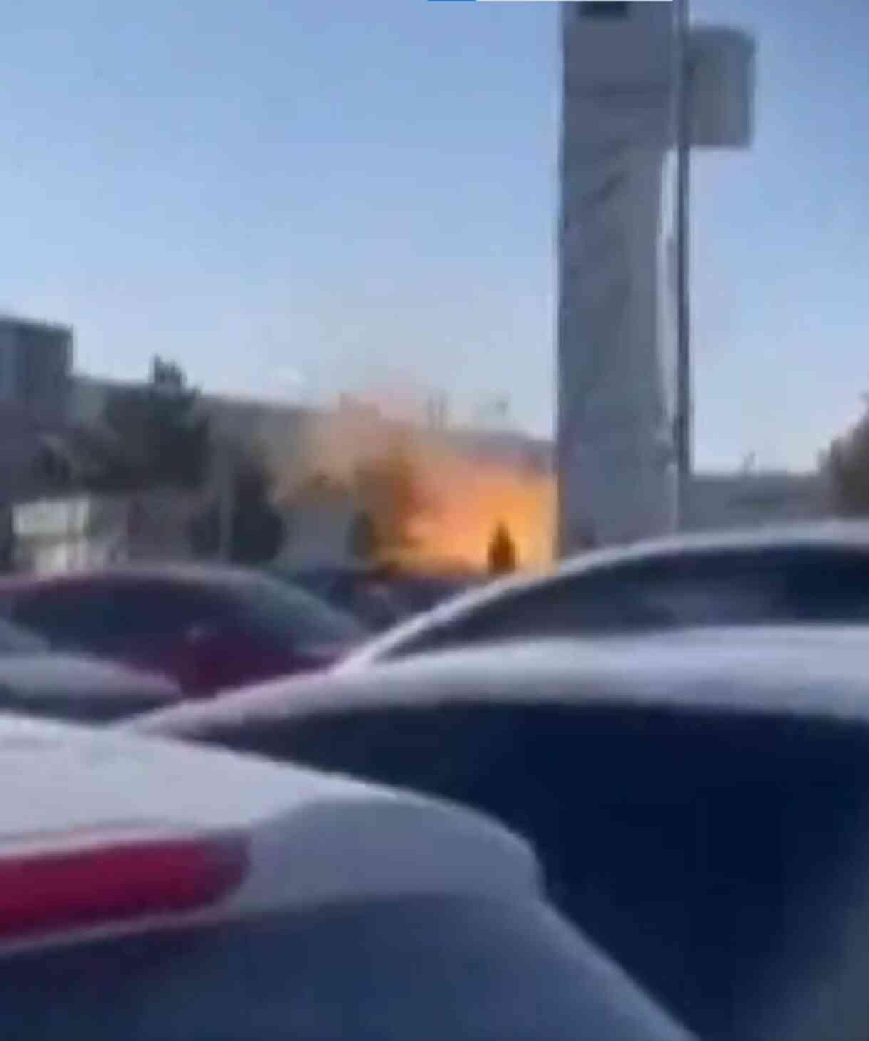 Ankara'daki çatışma anından ilk görüntüler! Silah sesleri canlı yayından böyle duyuldu Ankara'daki çatışma anından ilk görüntüler! Silah sesleri canlı yayından böyle duyuldu