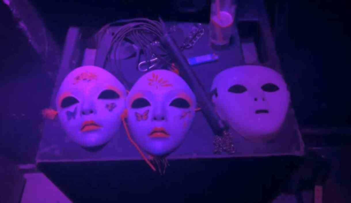 İstanbul'daki akılalmaz kırbaç partisinin ayrıntıları ortaya çıktı