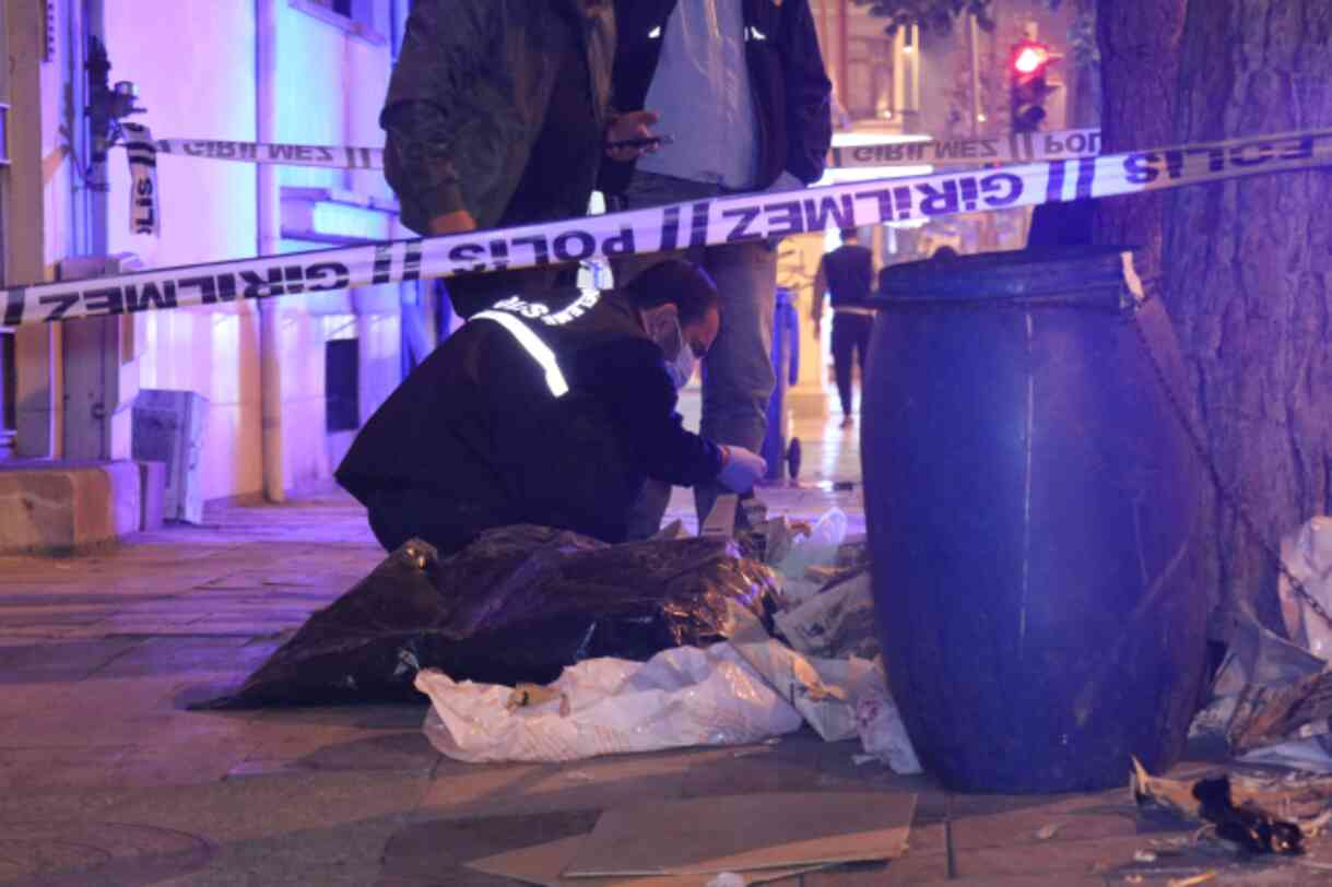 Çöpten çıkan kemikler paniğe neden oldu Çöpten çıkan kemikler paniğe neden oldu