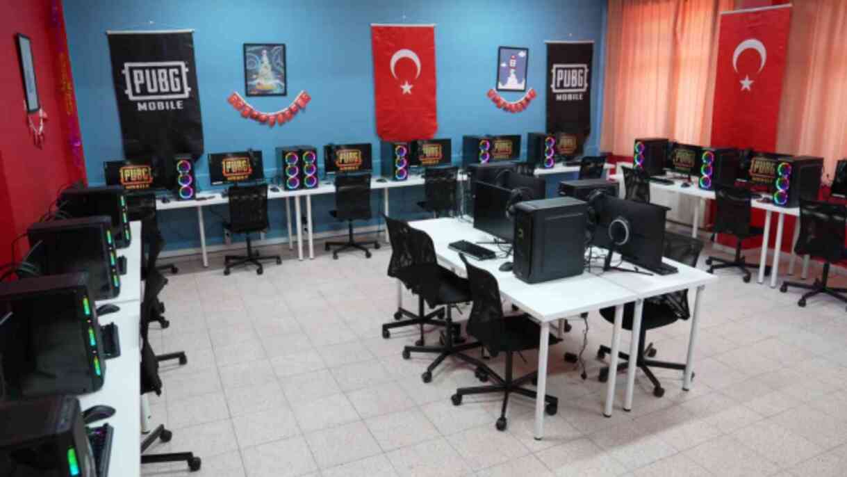 Adıyaman'da öğrencilerin teknolojik gelişimine büyük destek Adıyaman'da öğrencilerin teknolojik gelişimine büyük destek