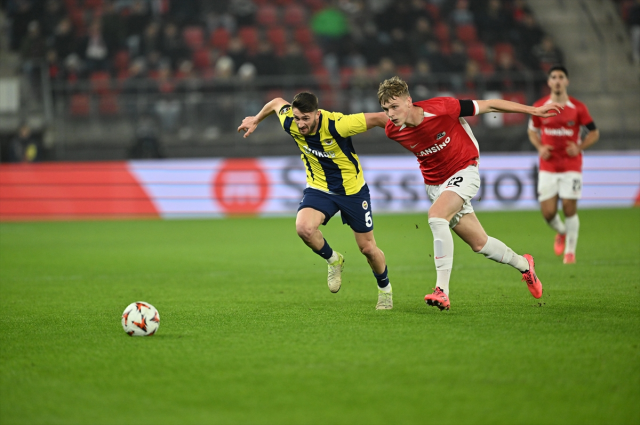 Fenerbahçe, AZ Alkmaar'a 3-1 yenildi