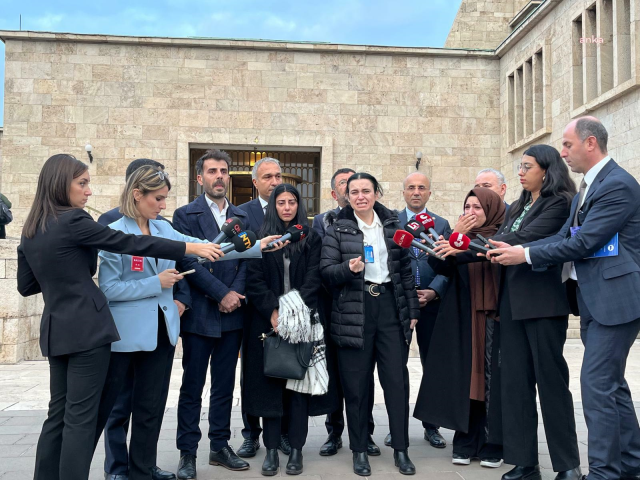 Bakan Tekin'e tepki gösteren mülakat mağduru öğretmenler kamera önünde hıçkıra hıçkıra ağladı