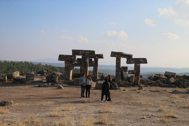 Uşak'ta Hadrianus'a ait 2 bin yıllık yazıt bulundu