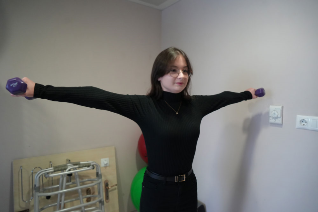 Dünyada tek vaka: Hiçbir neden yokken eklemleri yerinden çıkıyor