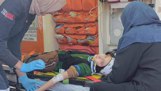 Çarptığı çocuk canından oluyordu! Ehliyetsiz sürücüden küstah hareket Çarptığı çocuk canından oluyordu! Ehliyetsiz sürücüden küstah hareket