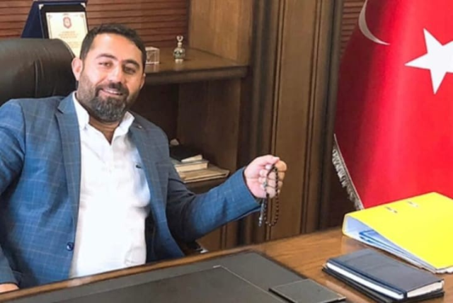 Samsun'da 16 yaşındaki çocuk babasını uyurken tabancayla kafasından vurdu Samsun'da 16 yaşındaki çocuk babasını uyurken tabancayla kafasından vurdu