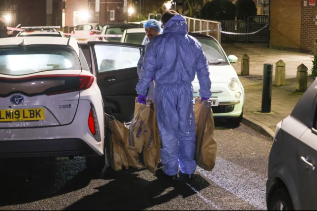 Londra'da kilise önünde silahlı saldırı: 1 kadın hayatını kaybetti, 2 kişi yaralandı