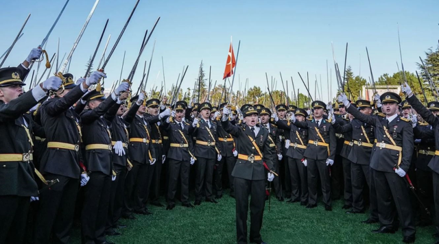 İhracı istenen teğmenlerin savunma yapacağı tarih netleşti