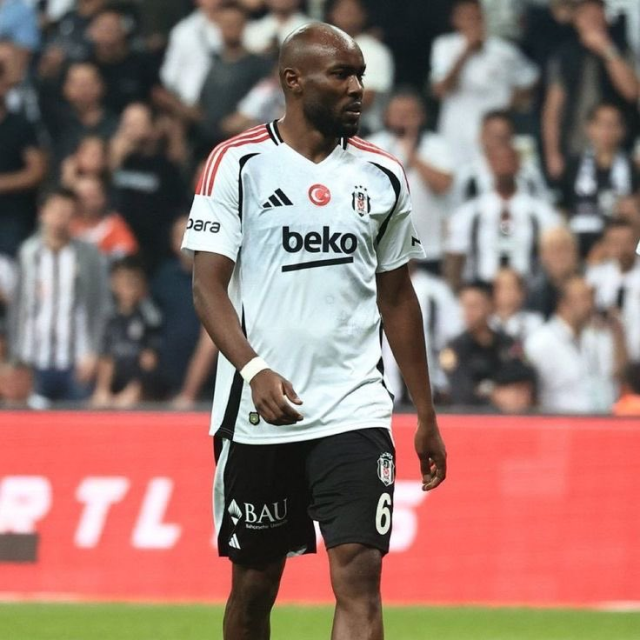 Beşiktaş'ta istenmeyen adam ilan edilen futbolcuya sürpriz talip