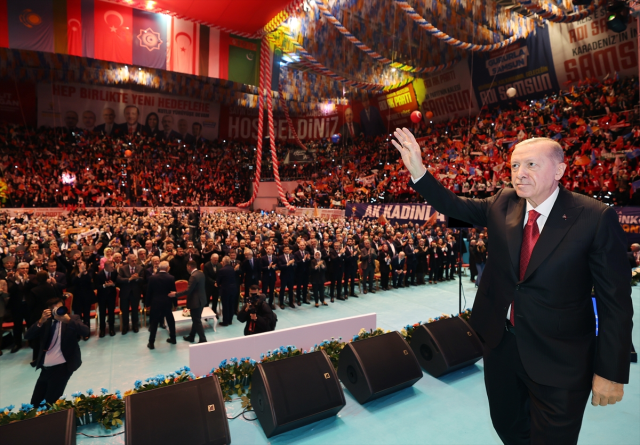 Cumhurbaşkanı Erdoğan'dan net mesaj: Teröristler için üçüncü bir yol yok