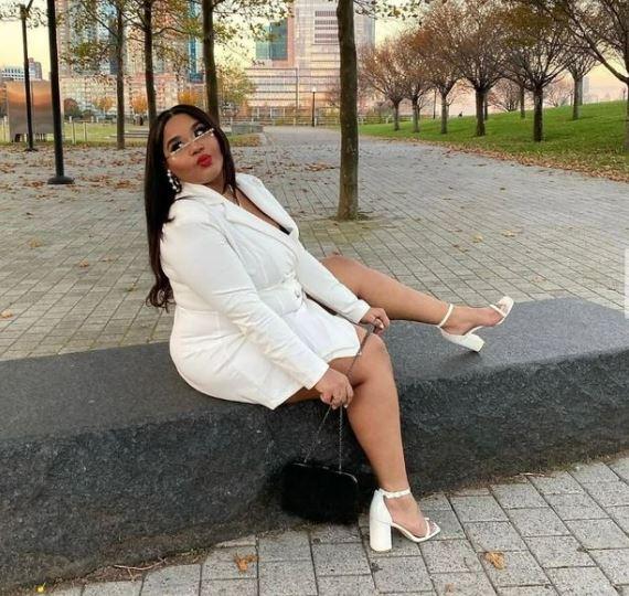 Ünlü influencer, yemek yerken boğularak hayatını kaybetti