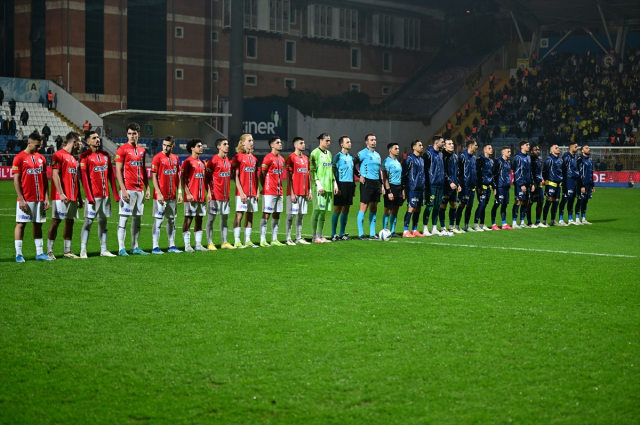 Fenerbahçe, Ziraat Türkiye Kupası'nda Kasımpaşa'yı 3-0 yendi