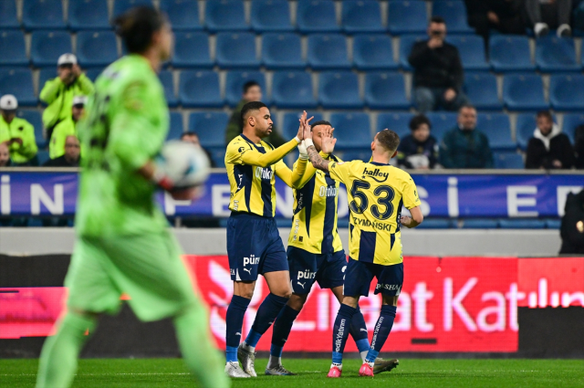 Fenerbahçe, Ziraat Türkiye Kupası'nda Kasımpaşa'yı 3-0 yendi