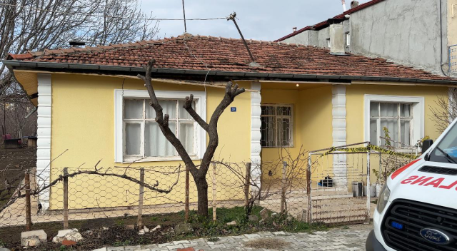 Arkadaşını baltayla öldürüp, 'Ben adam öldürdüm' diye bağırdı