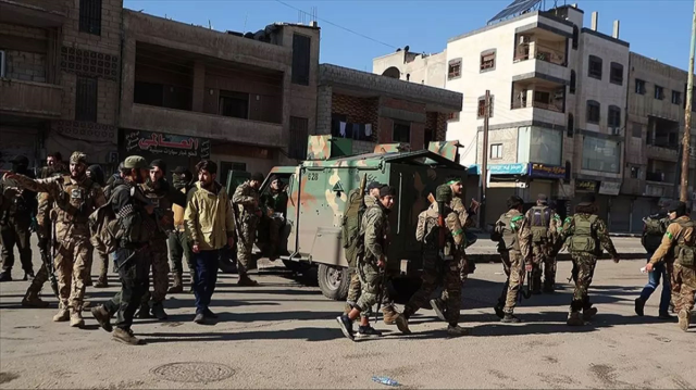 Suriye'nin yeni yönetiminden Esad'ın kalesine operasyon Suriye'nin yeni yönetiminden Esad'ın kalesine operasyon